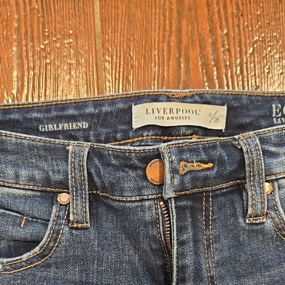 Liverpool Blue Boyfriend Jeans with Classic Denim Appeal